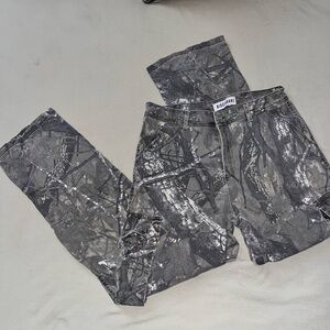 Women's Straight Leg Cargo Pants in Camo